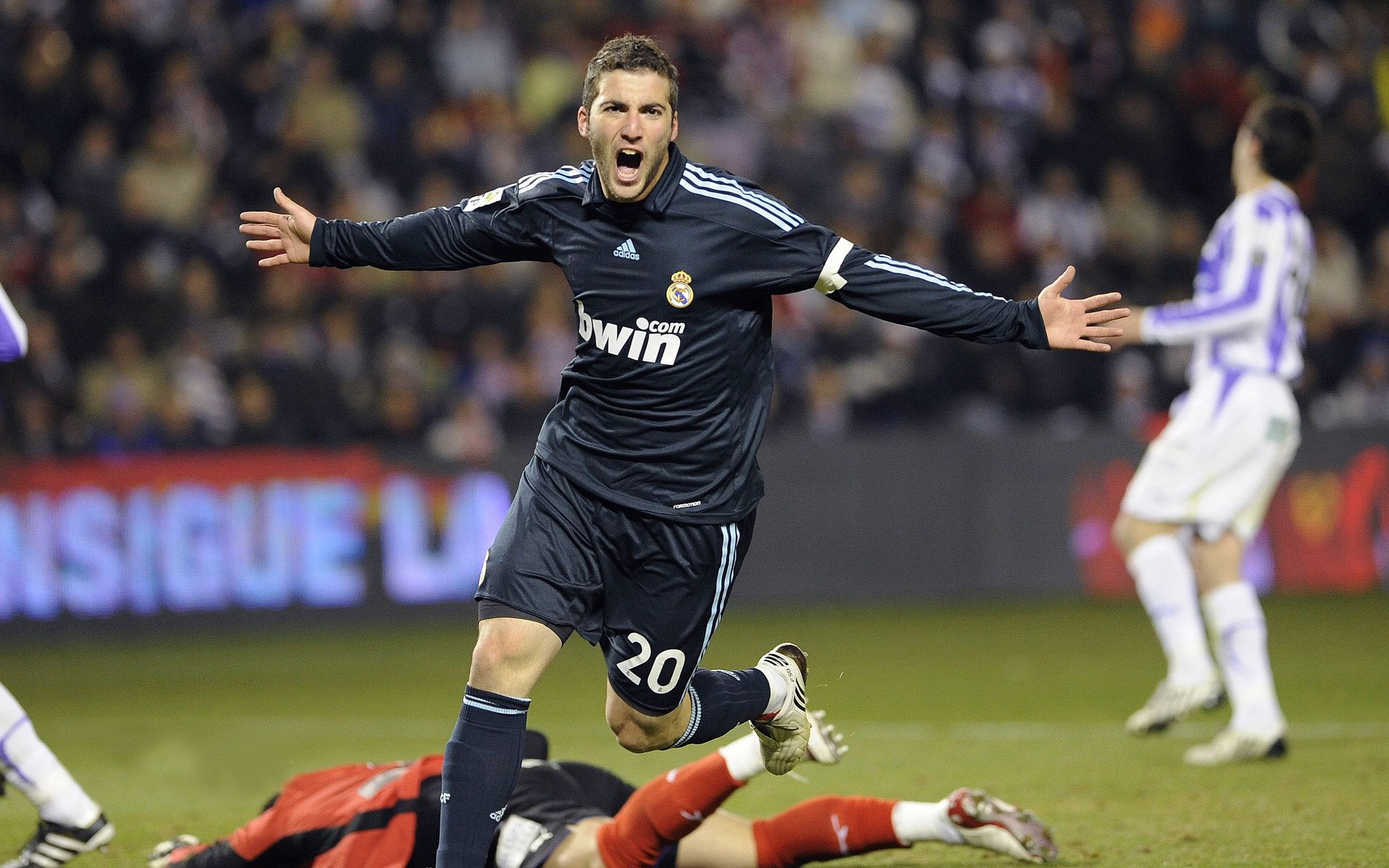 _全民健身日:点亮每个人的运动梦想_,全民健身日子